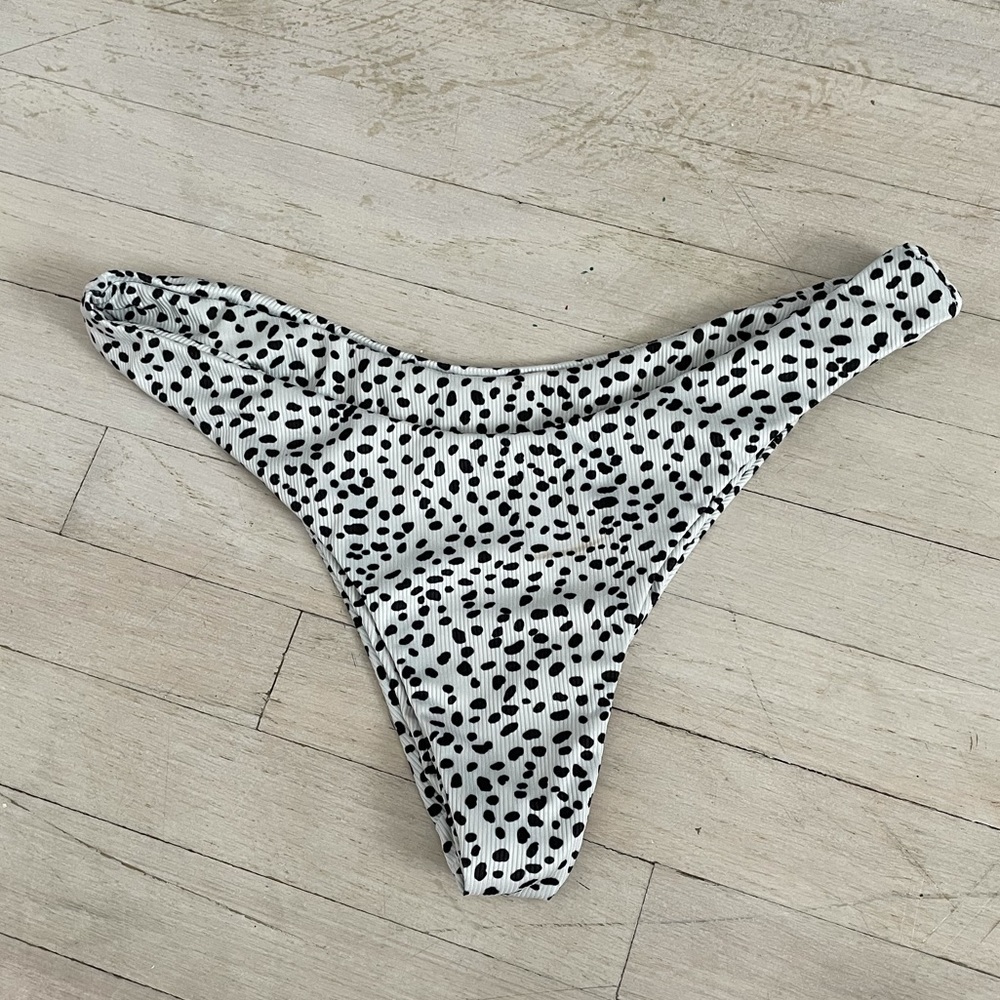 ☀️Cow print cheeky bottoms